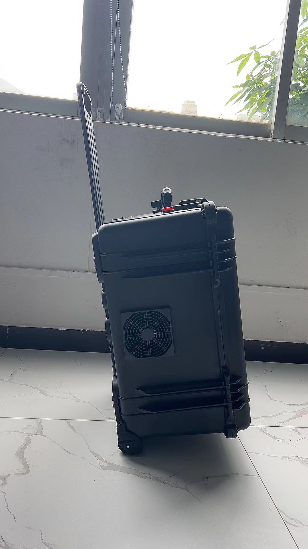 中沙手拉箱型移动通信干扰器